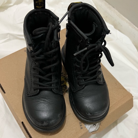 Dr Marten's Toddler Boots - Picture 3 of 3